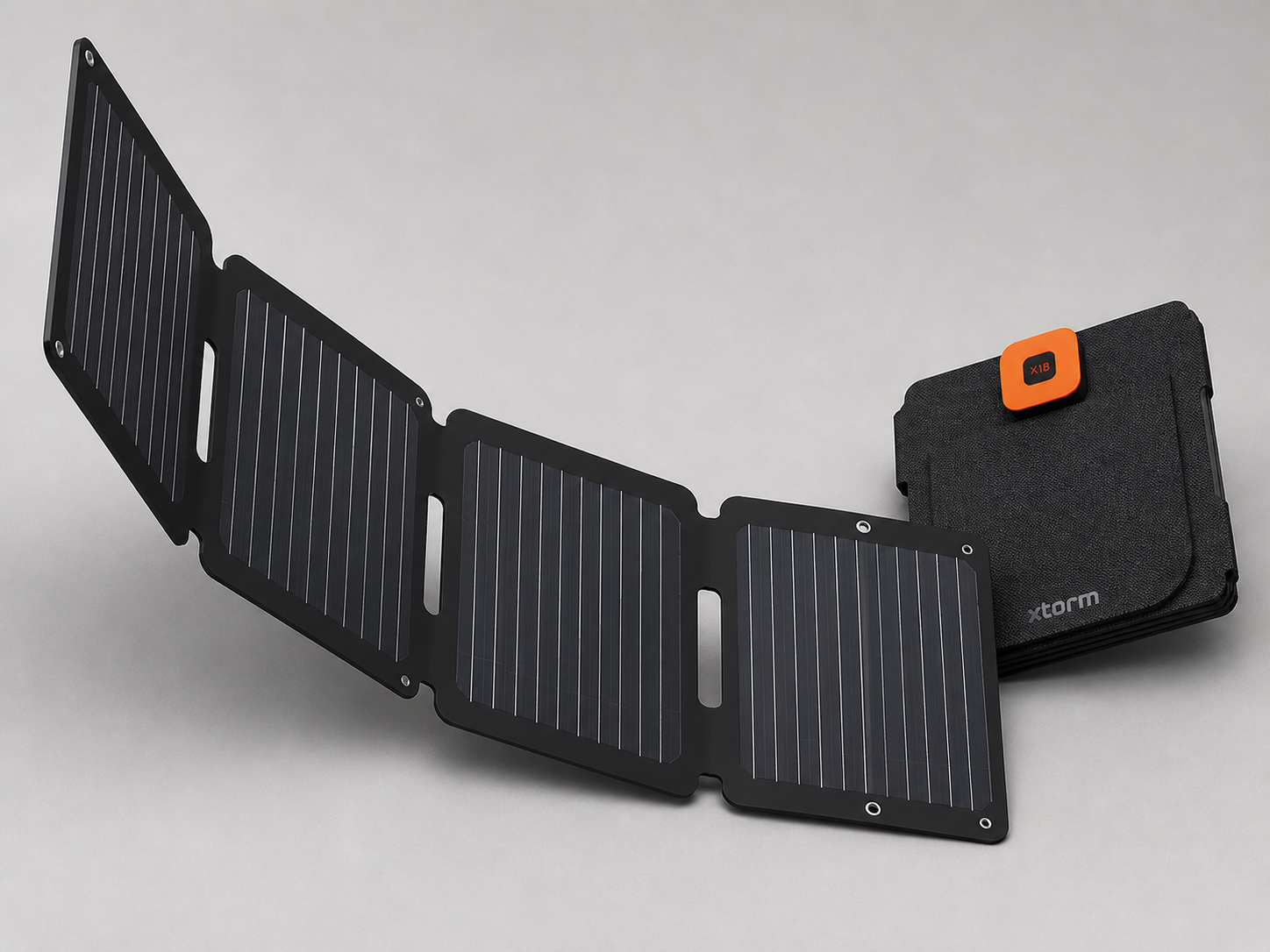 Xtorm 28W taitettava aurinkopaneeli – USB-C/A, LCD, IPX4